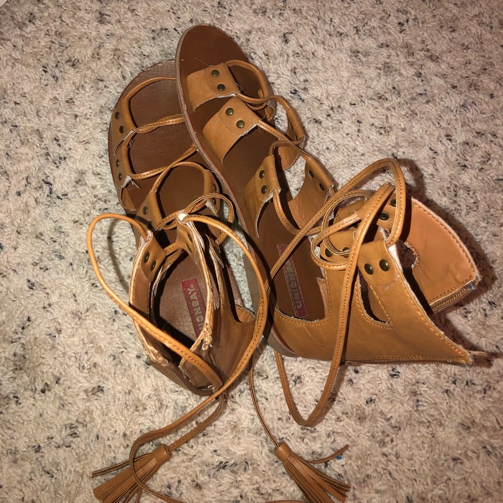 Lace-up light brown/tan sandals
